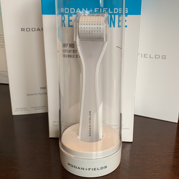 BNIB Rodan + Fields AMP MD Micro-Exfoliating Roller Display Kit 💙 - Picture 2 of 14